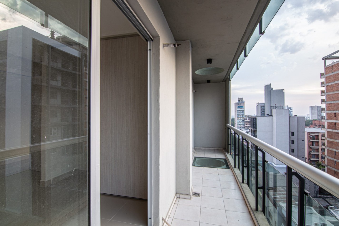 1 Dormitorio B - 2do y 10mo piso. Edificio Miraggio